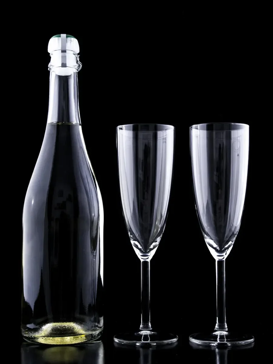 eve, drink, crystal, festive, glass, year, toast, new, cheers, liquid, alcohol, celebrate, beverage, celebration, champagne, anniversary, romantic, occasion, fizz, happy, party, special, congratulations, bubbly, splash, bubbles, wine, motion, drops, bottle, luxury, 2016, black, events, background, black happy, black wine, black news, black party, black glass, black bottle, black event, beautiful wallpaper, black glasses, black happiness, black new, black bubbles, black celebrate, iphone wallpaper