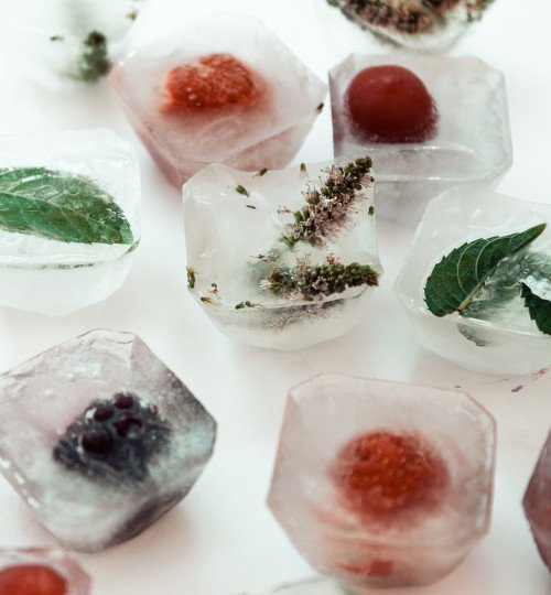 ice, berries, ice cubes, frozen, fresh berries, frozen berries, healthy, strawberry, cold, mint, mint leaves, frozen mint leaves, ice cubes, ice cubes, ice cubes, ice cubes, ice cubes, frozen berries